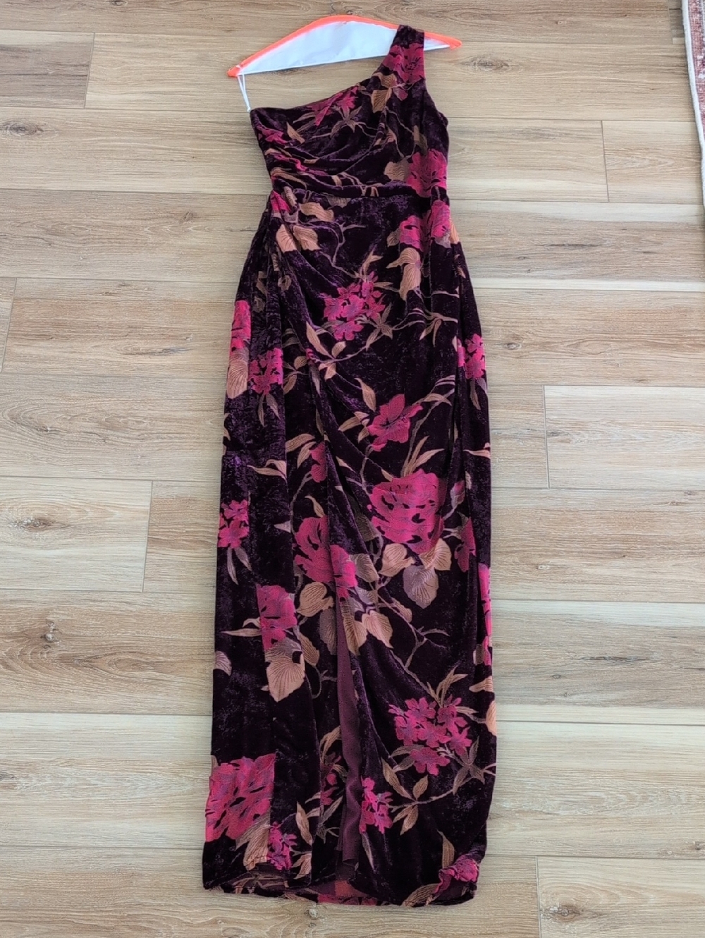 Lulu's One-Shoulder Floral Velvet Maxi Dress in Plum and Rose